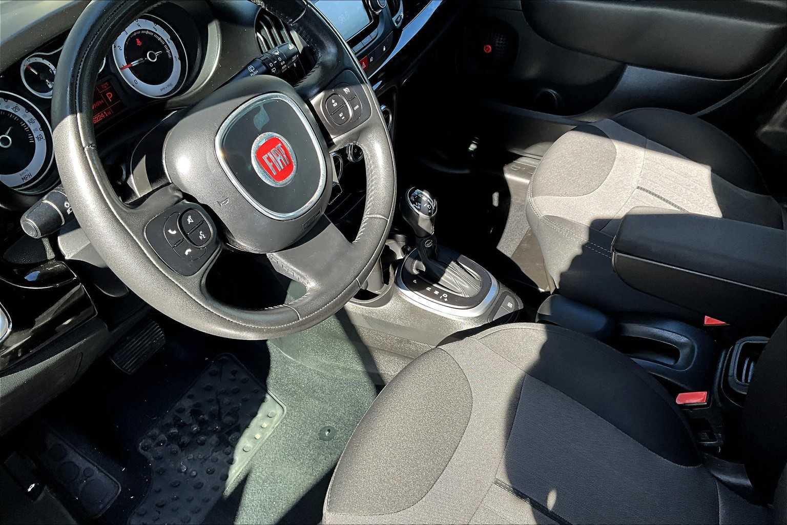 Vehicle image 26 of 36