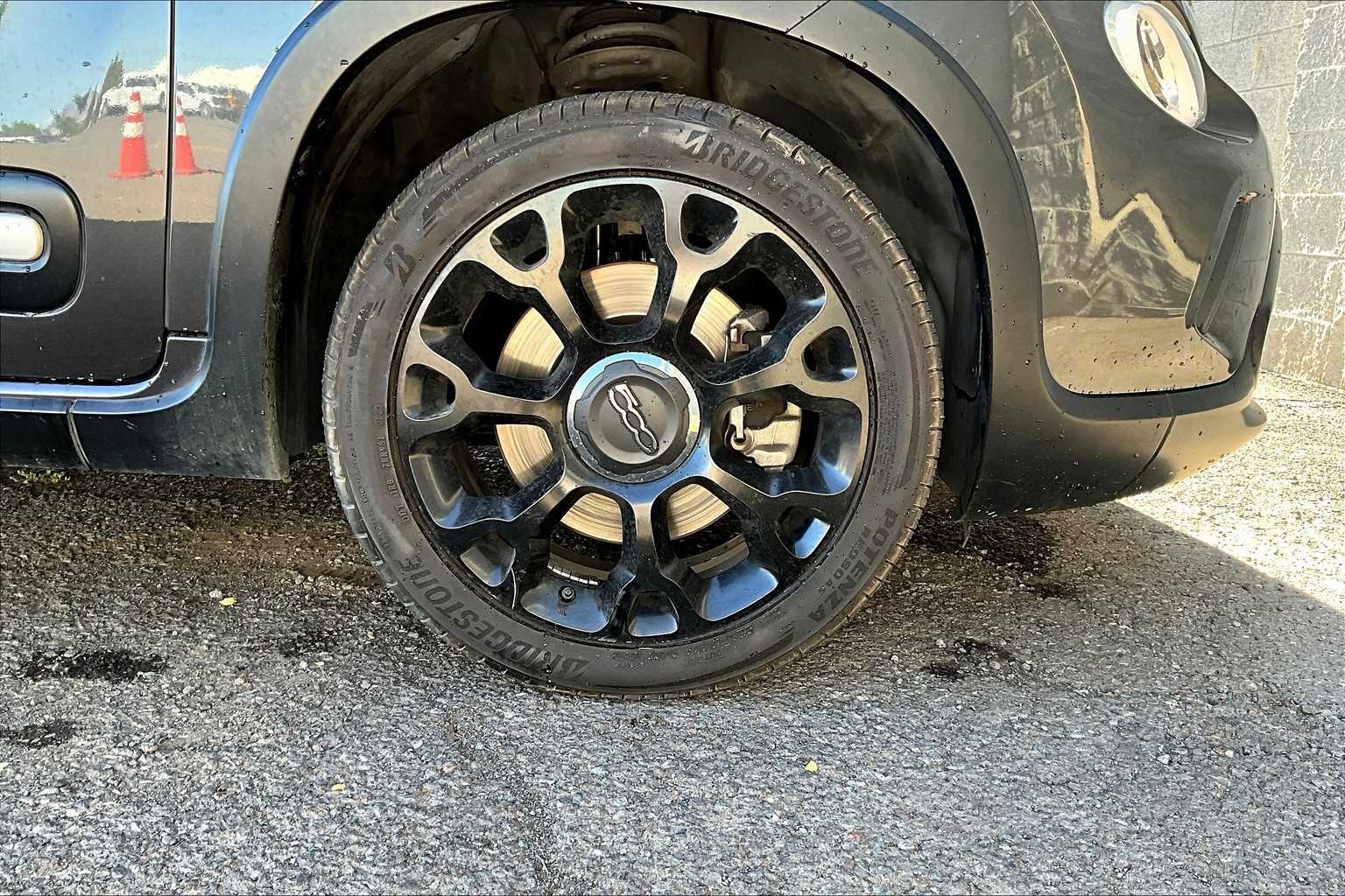 Vehicle image 9 of 36