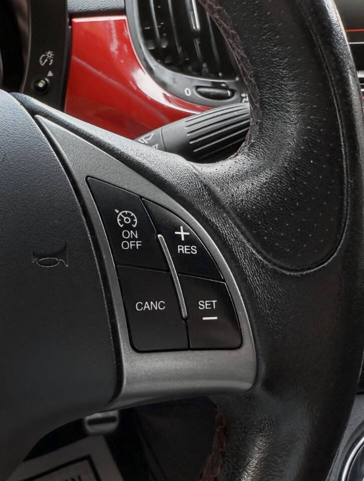 Vehicle image 23 of 30