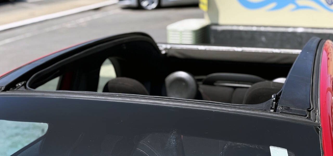 Vehicle image 19 of 30