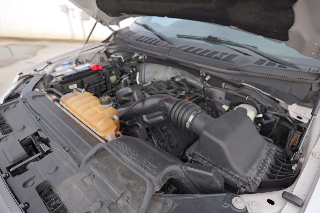 2016 Ford F-150 Image 13 of 44