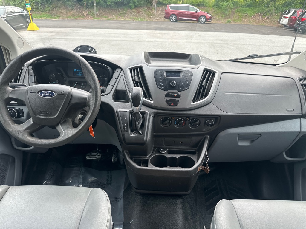Vehicle image 16 of 28