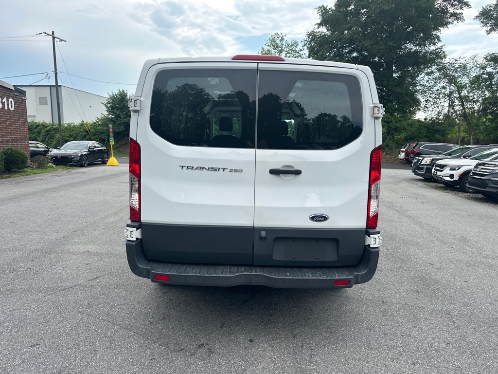 Vehicle image 7 of 28