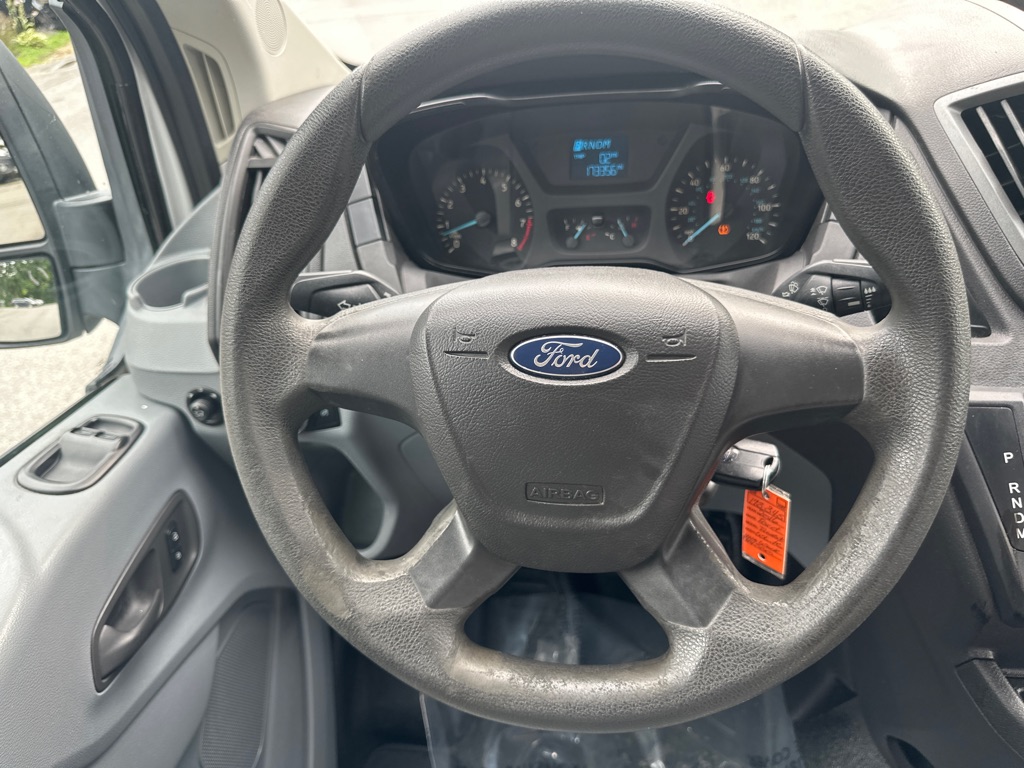 Vehicle image 24 of 28