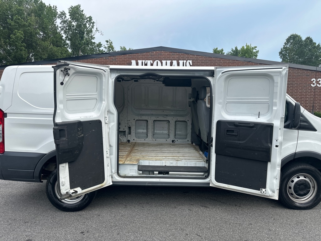 Vehicle image 13 of 28