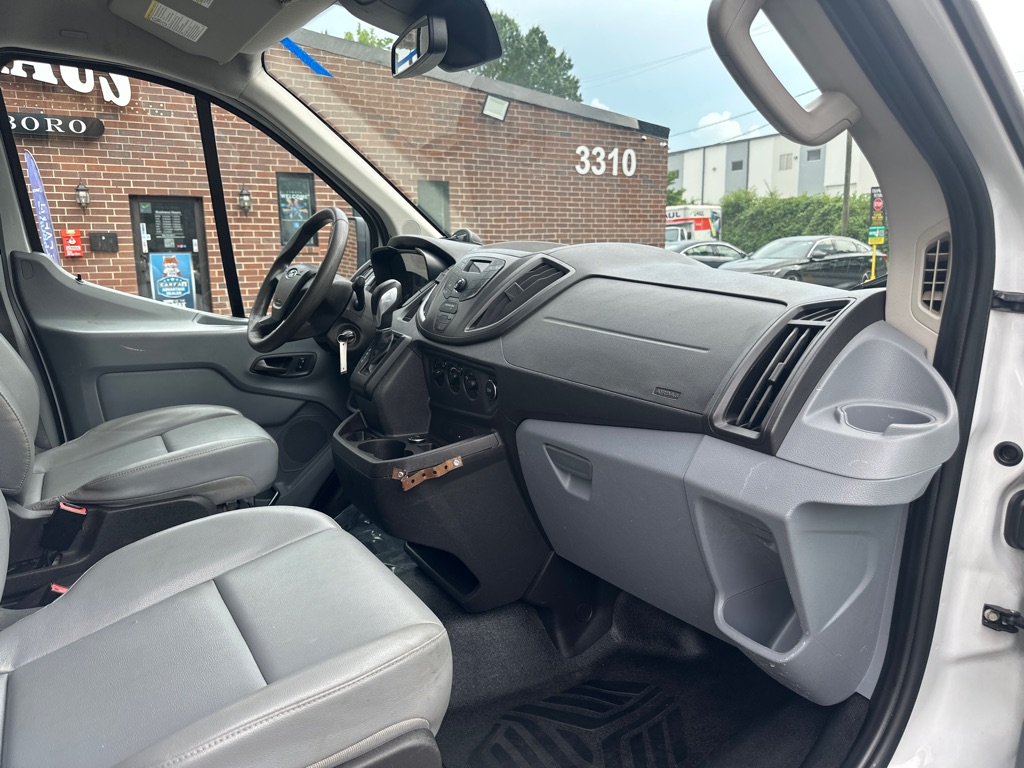 Vehicle image 22 of 28
