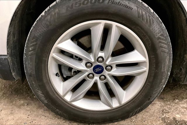 2016 Ford Edge SEL Image 7 of 33