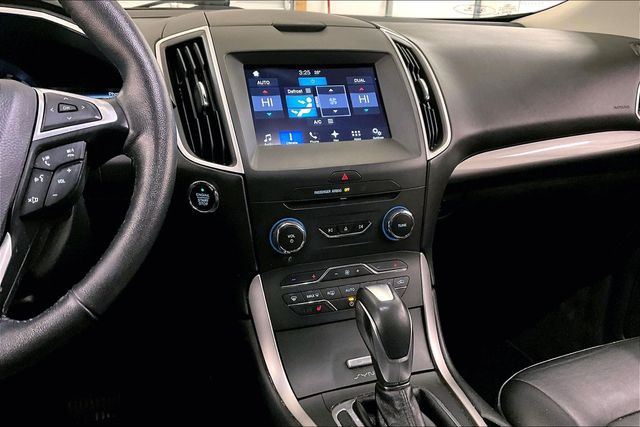 2016 Ford Edge SEL Image 21 of 33