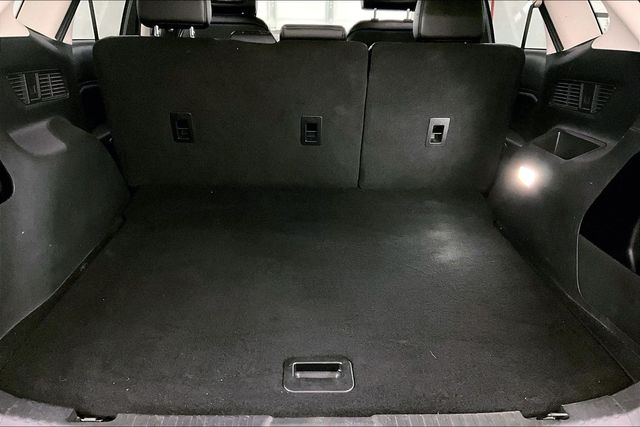 2016 Ford Edge SEL Image 8 of 33