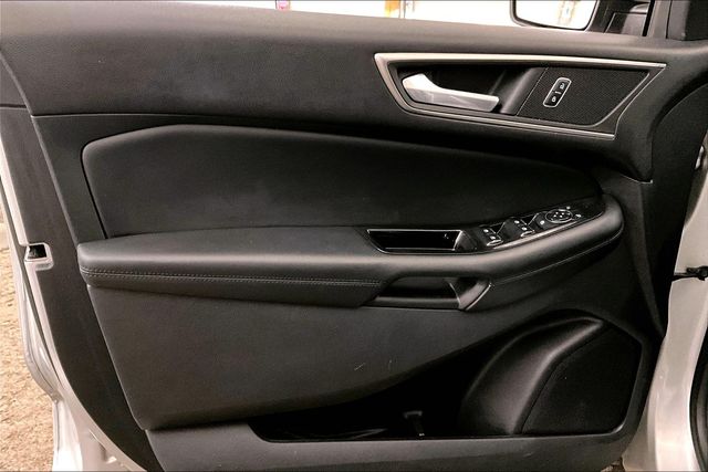 2016 Ford Edge SEL Image 23 of 33