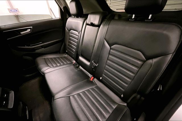 2016 Ford Edge SEL Image 10 of 33