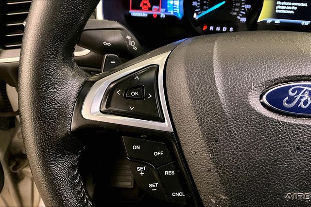 2016 Ford Edge SEL Image 17 of 33