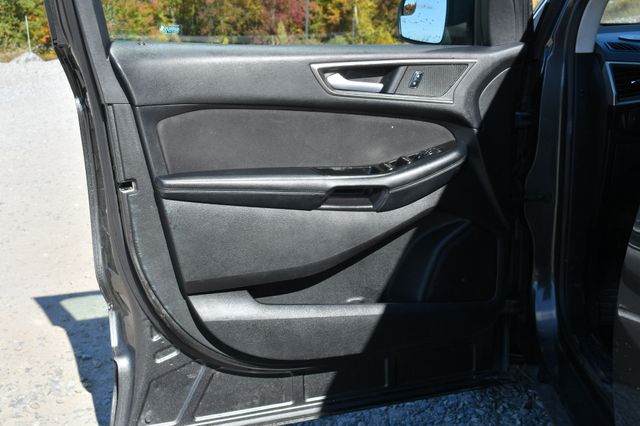 Vehicle image 18 of 27