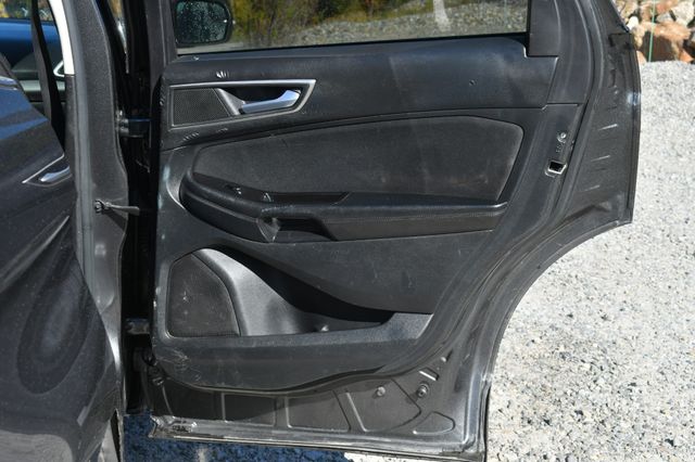 Vehicle image 12 of 27