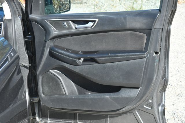 Vehicle image 11 of 27