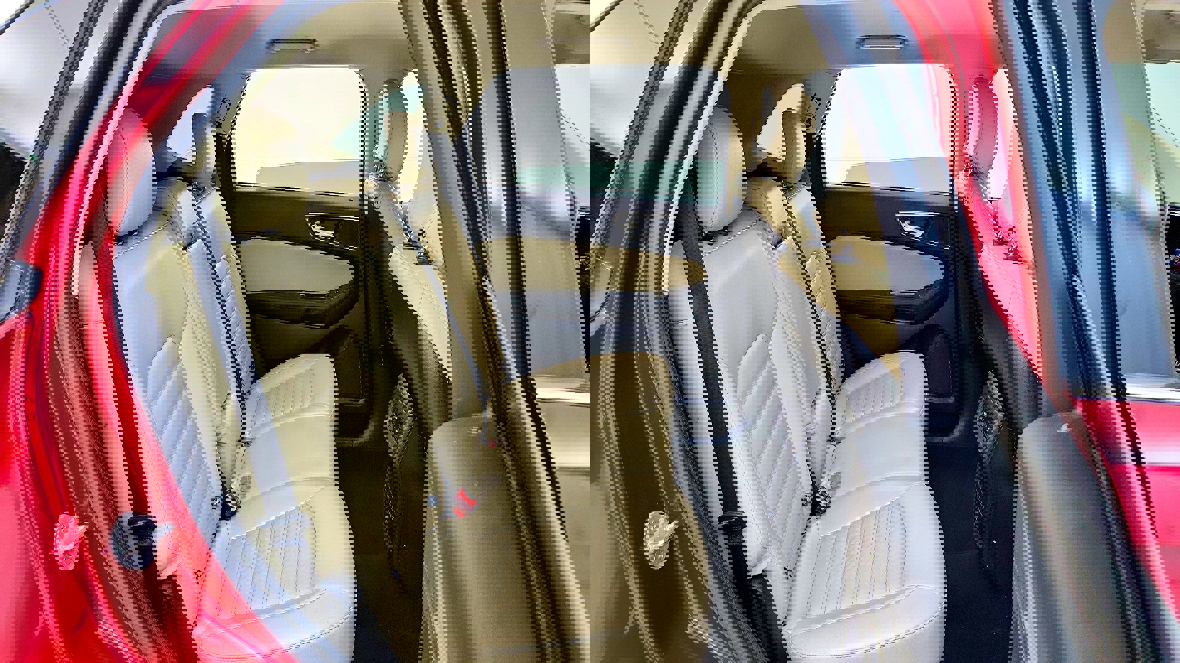 Vehicle image 29 of 32