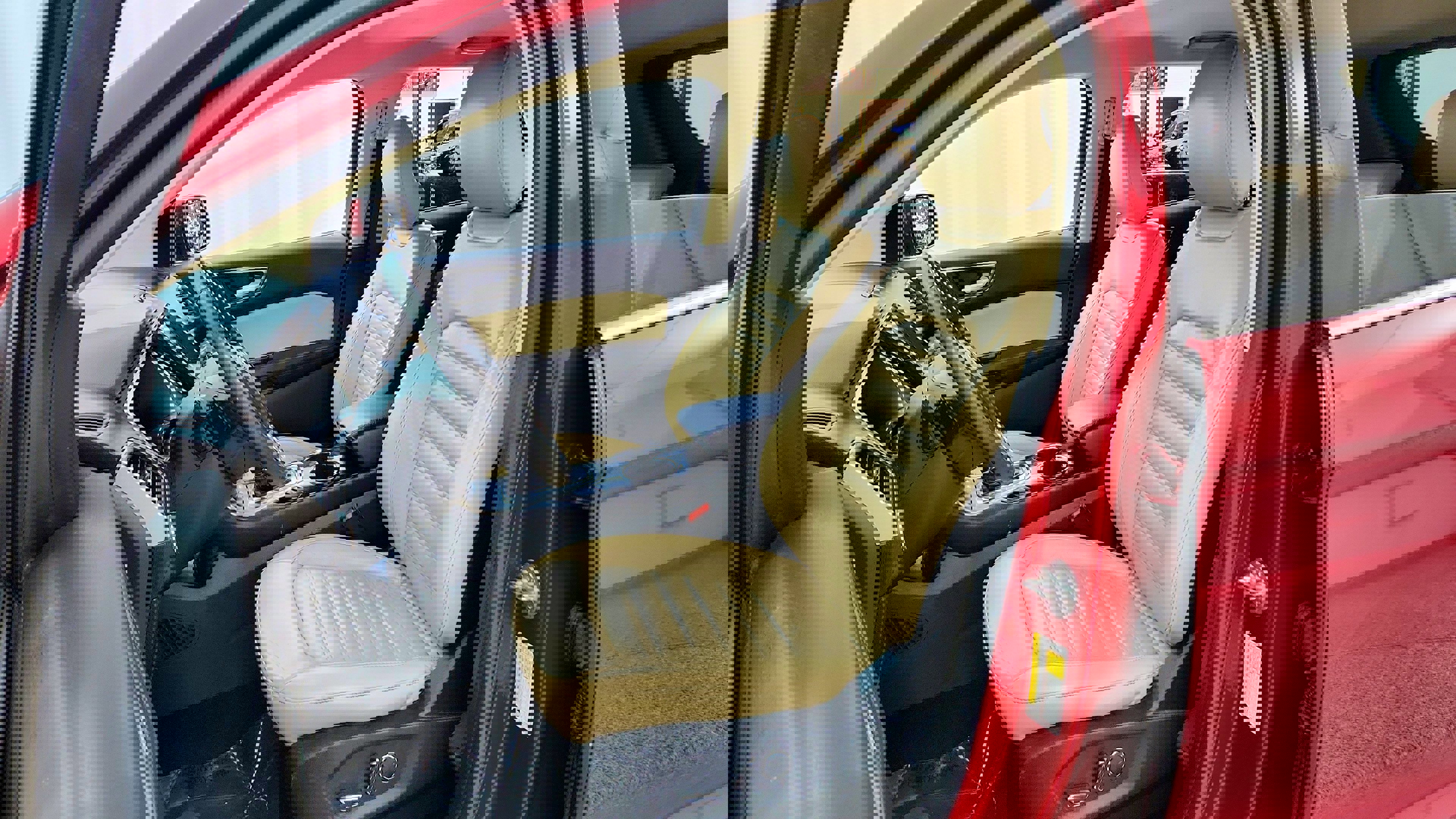 Vehicle image 21 of 32