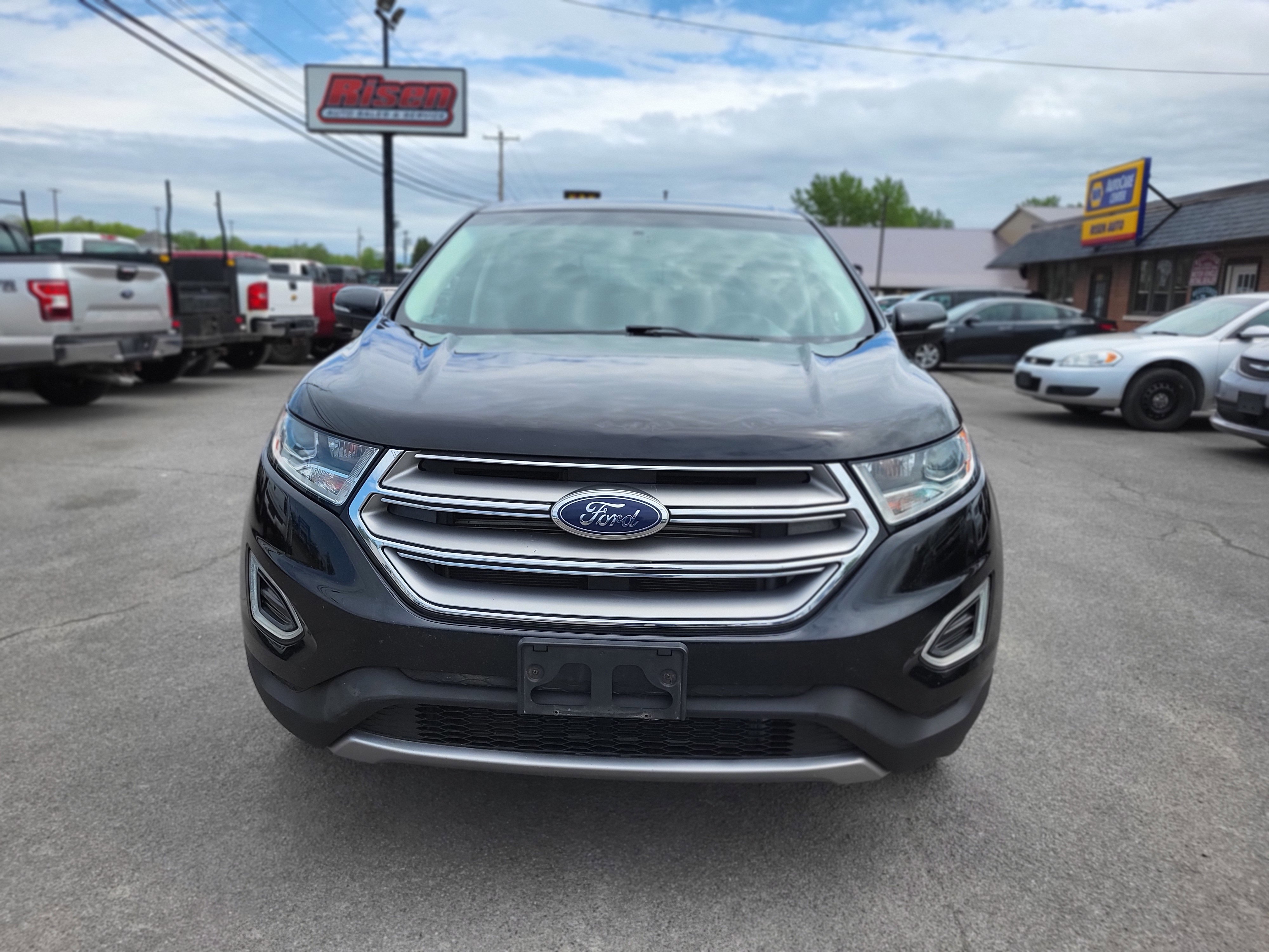 2016 Ford Edge Titanium Image 2 of 18
