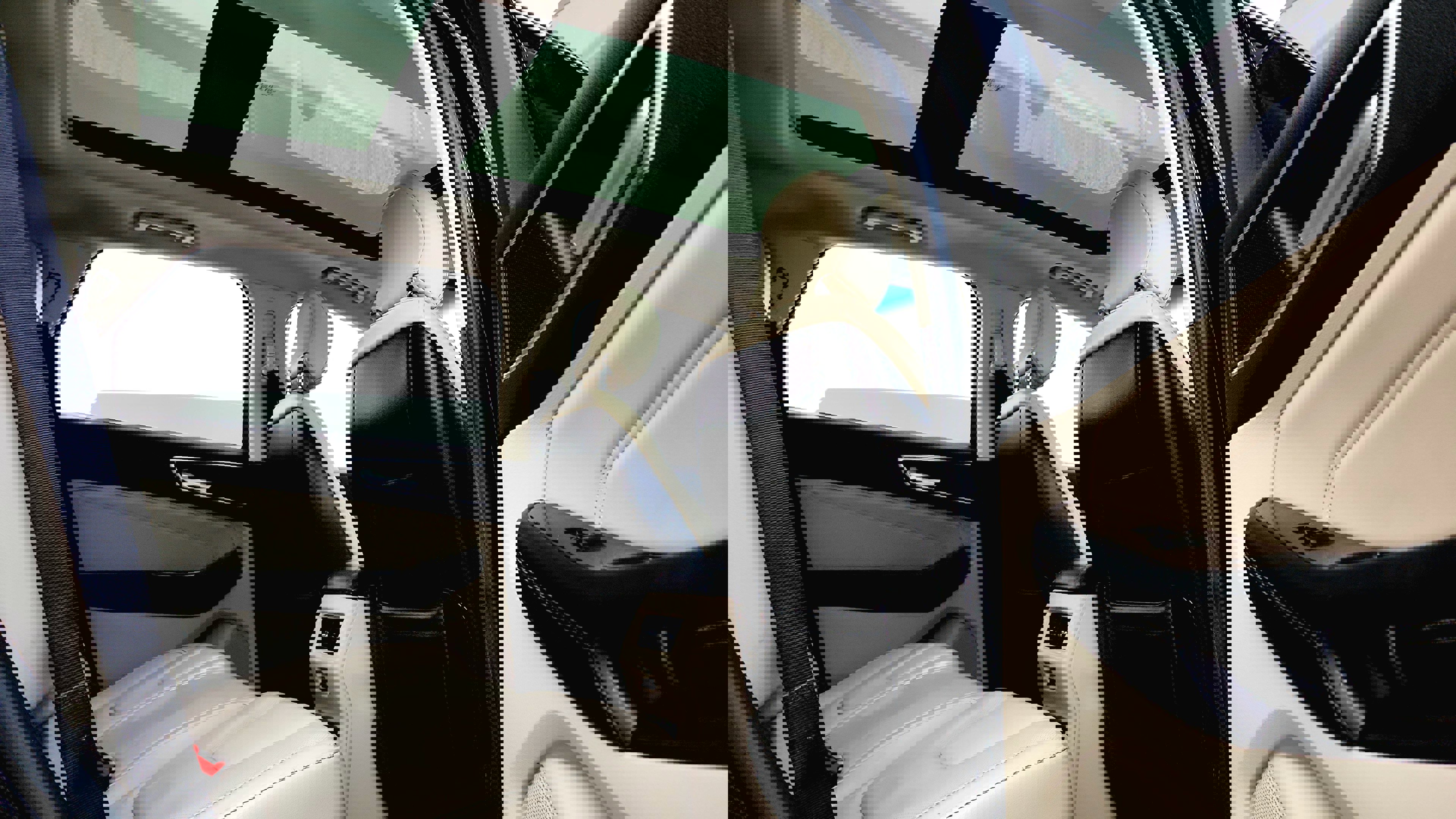 Vehicle image 33 of 35