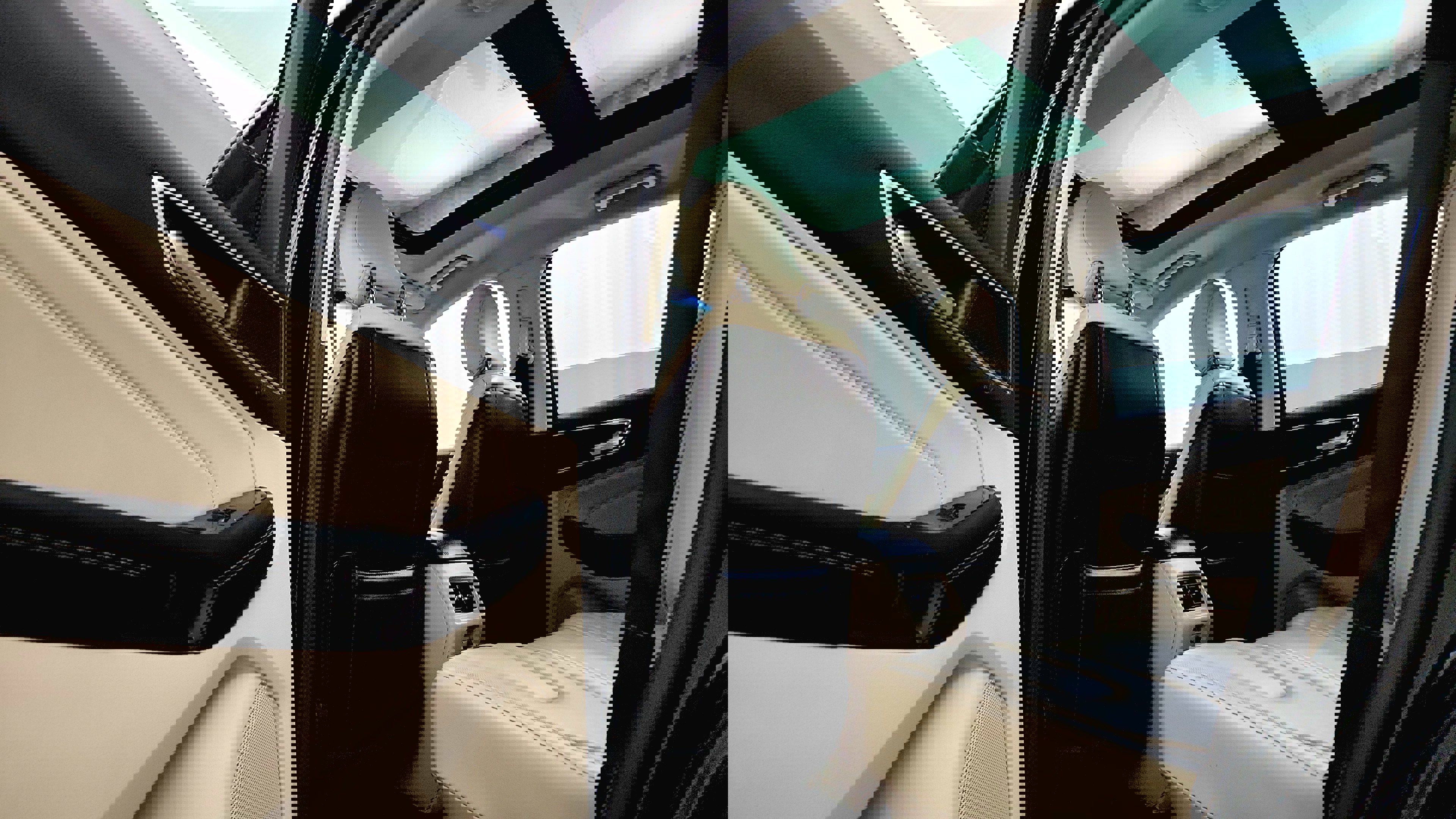 Vehicle image 31 of 35