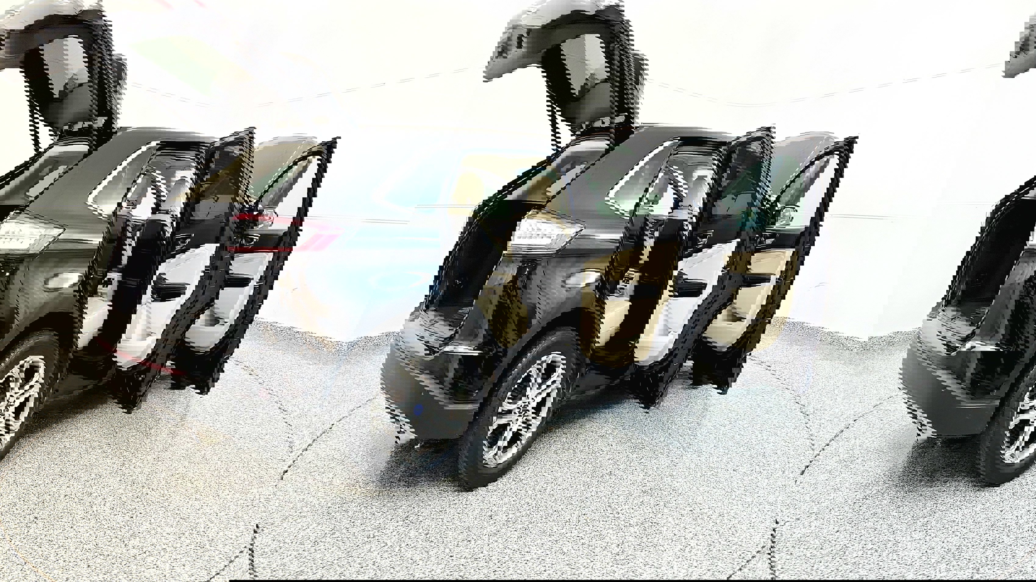 Vehicle image 11 of 35