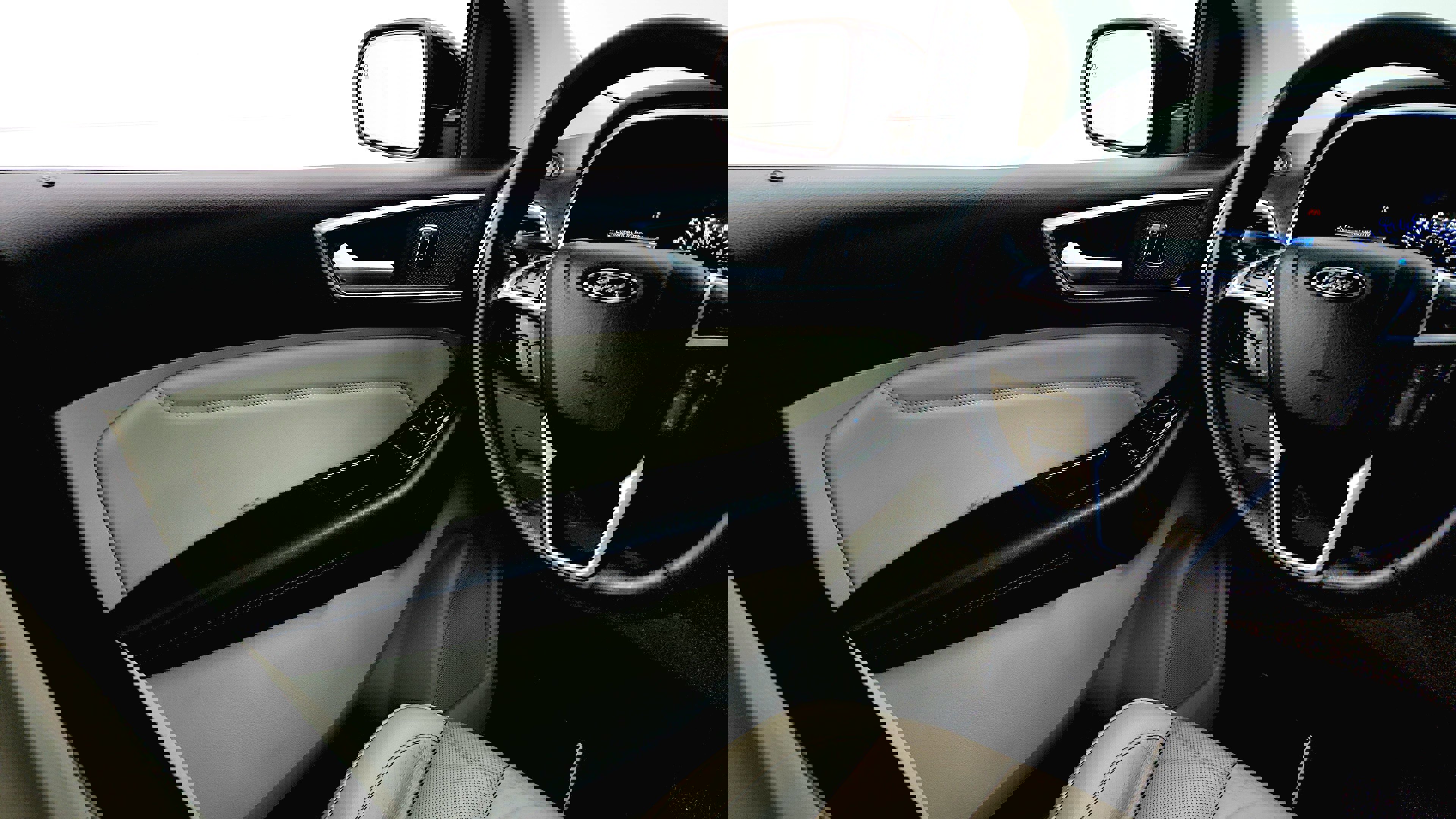 Vehicle image 28 of 35