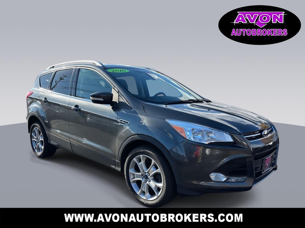 2016 Ford Escape Titanium Image 2 of 32