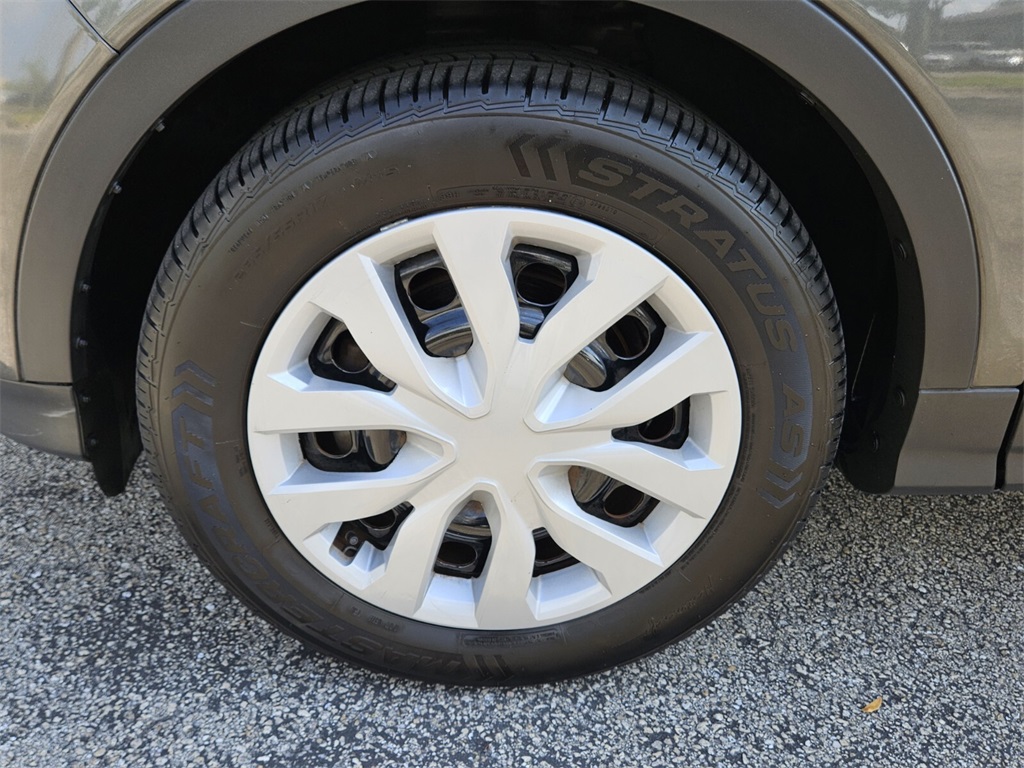 Vehicle image 40 of 49