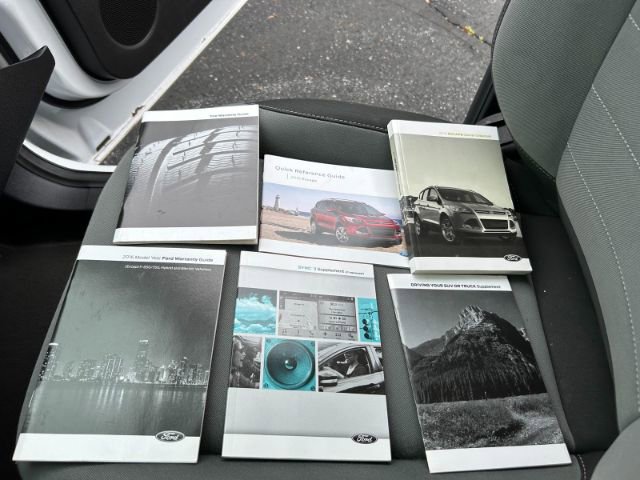 Vehicle image 40 of 42