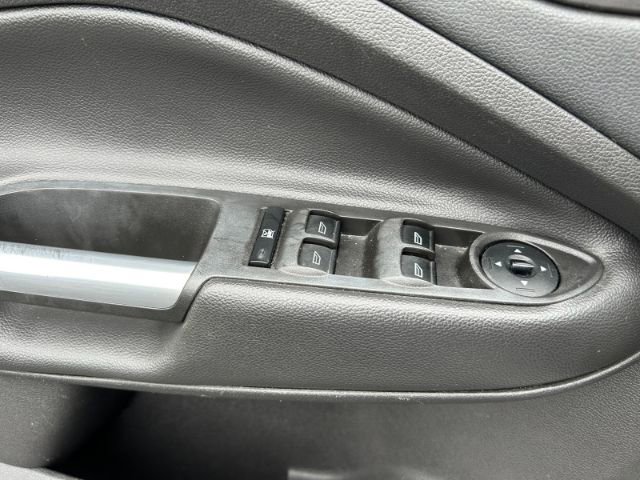 Vehicle image 28 of 42