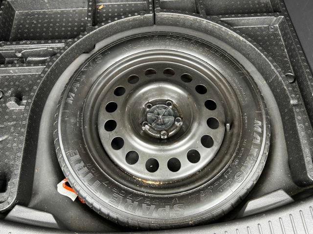 Vehicle image 13 of 42