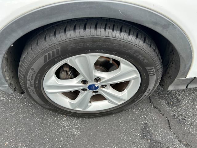 Vehicle image 9 of 42