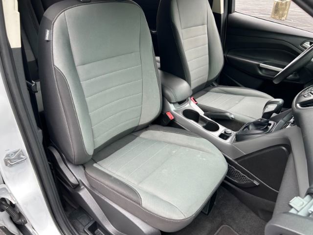 Vehicle image 18 of 42
