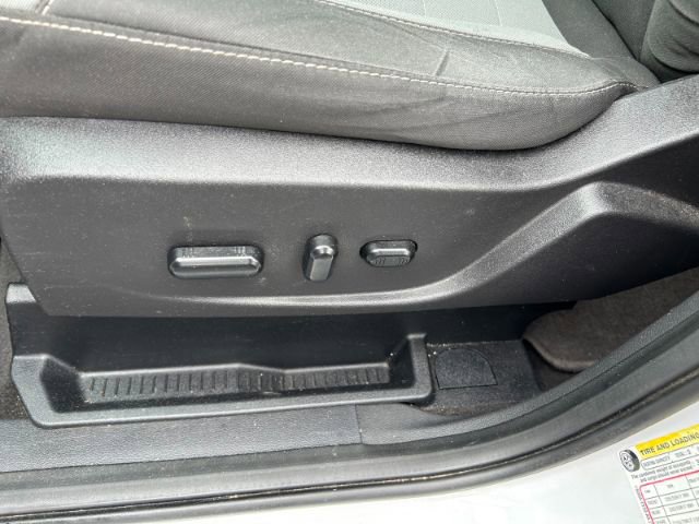 Vehicle image 29 of 42