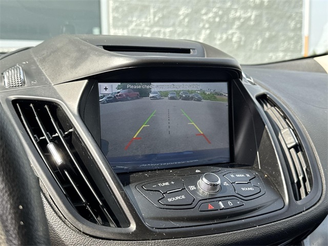 Vehicle image 19 of 27