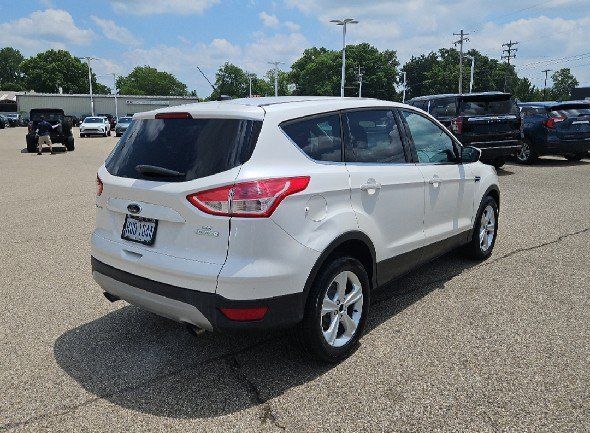 2016 Ford Escape SE Image 3 of 29