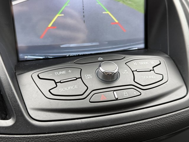 Vehicle image 14 of 28