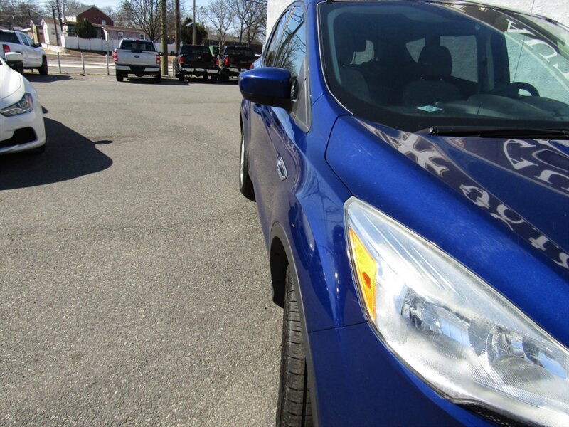 Vehicle image 15 of 77