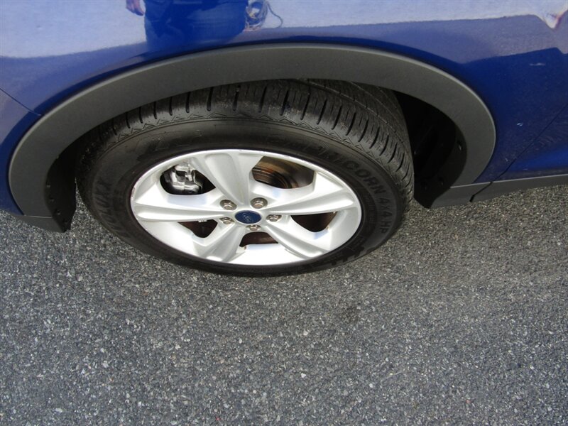 Vehicle image 33 of 77