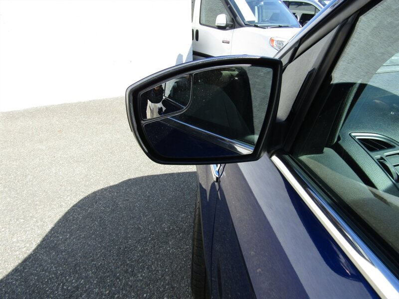 Vehicle image 31 of 77