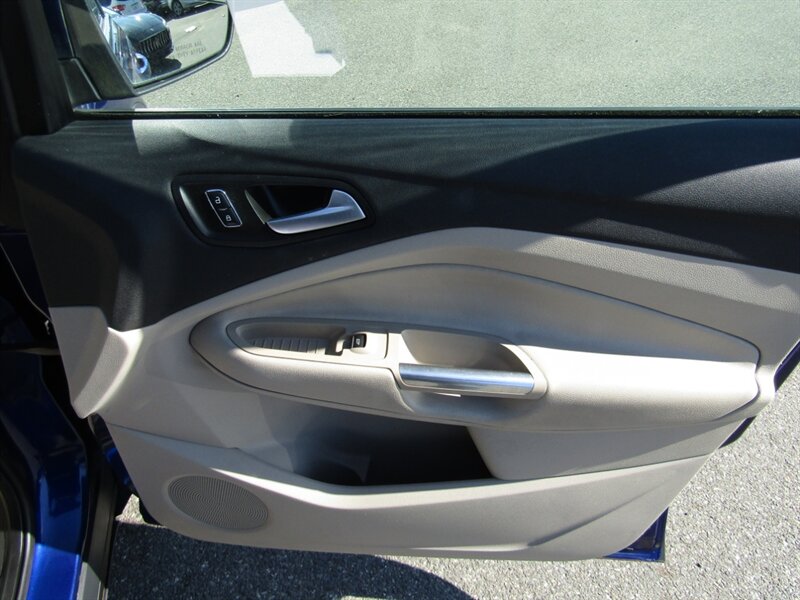 Vehicle image 53 of 77