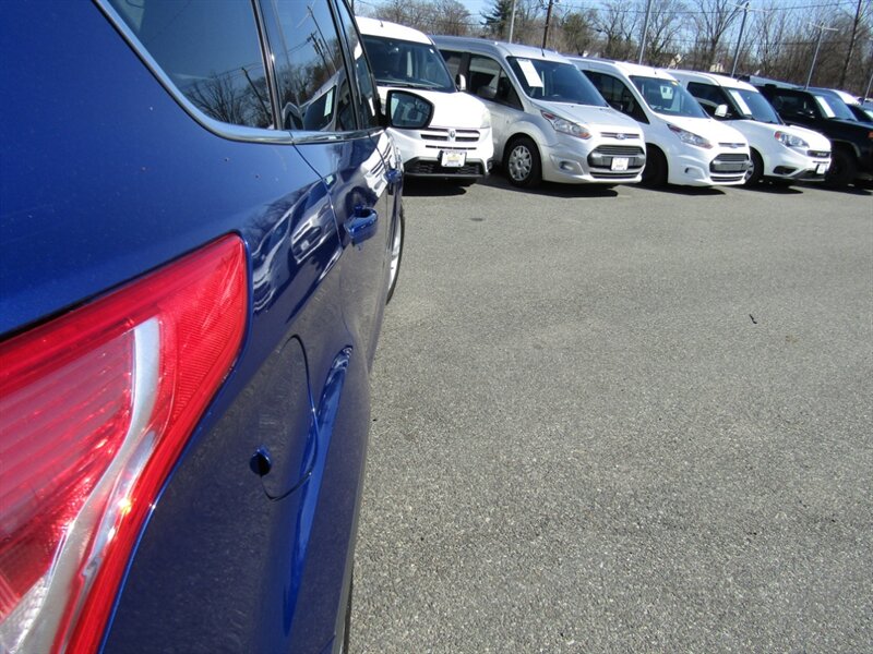 Vehicle image 20 of 77