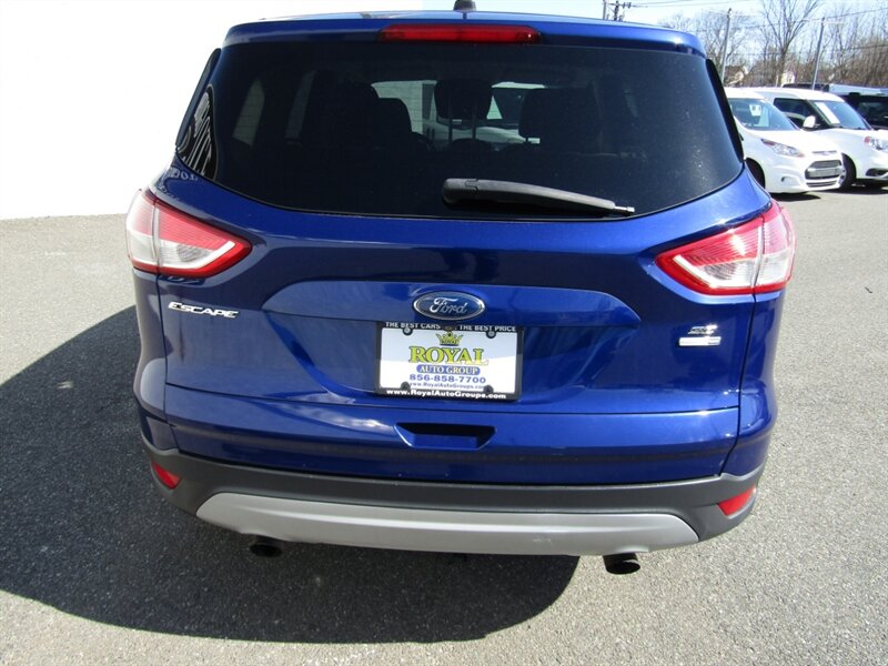 Vehicle image 9 of 77