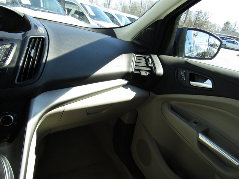 Vehicle image 67 of 77