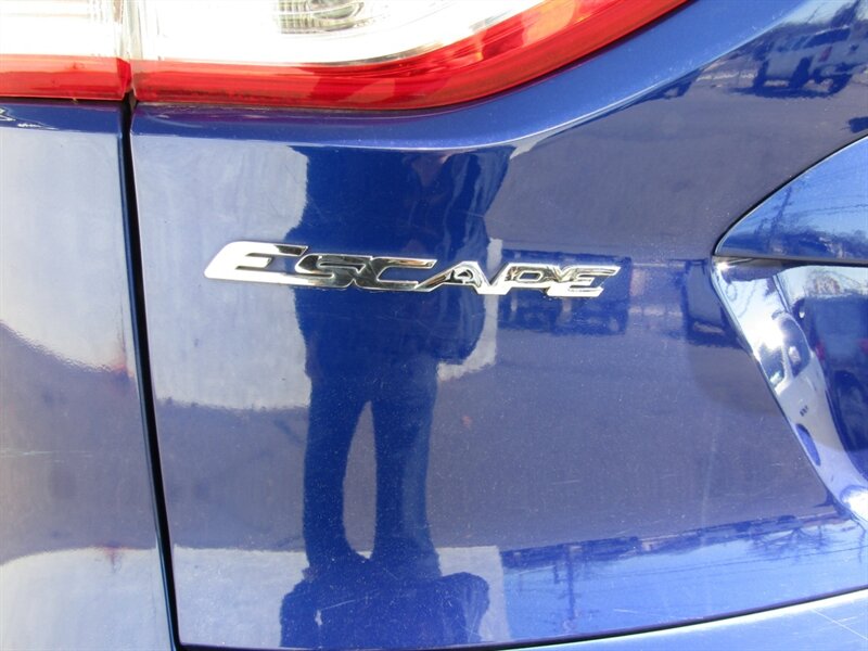 Vehicle image 27 of 77