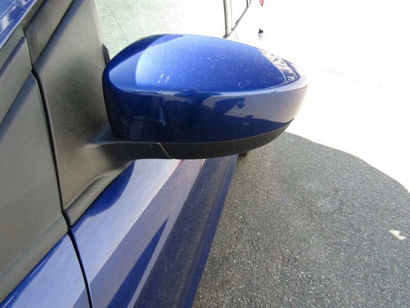 Vehicle image 32 of 77