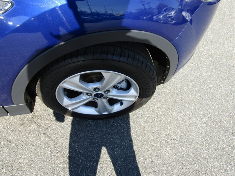 Vehicle image 16 of 77