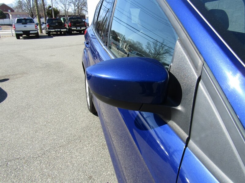 Vehicle image 17 of 77