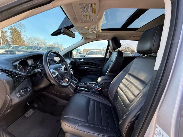 Vehicle image 15 of 21
