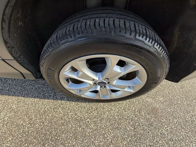 Vehicle image 12 of 21